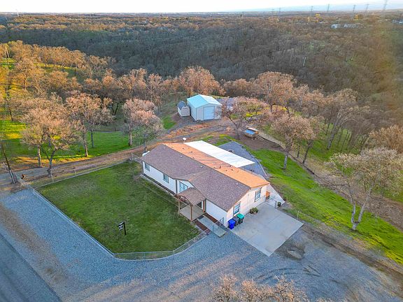 3rd image of 15775 Skyline Dr