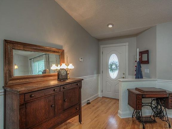 2nd image of 8912 Beeler Dr