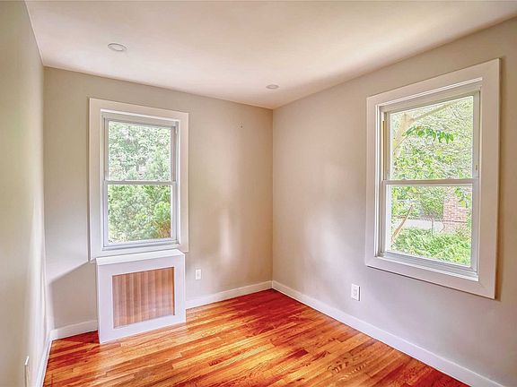 5th image of 467 Tulip Ave