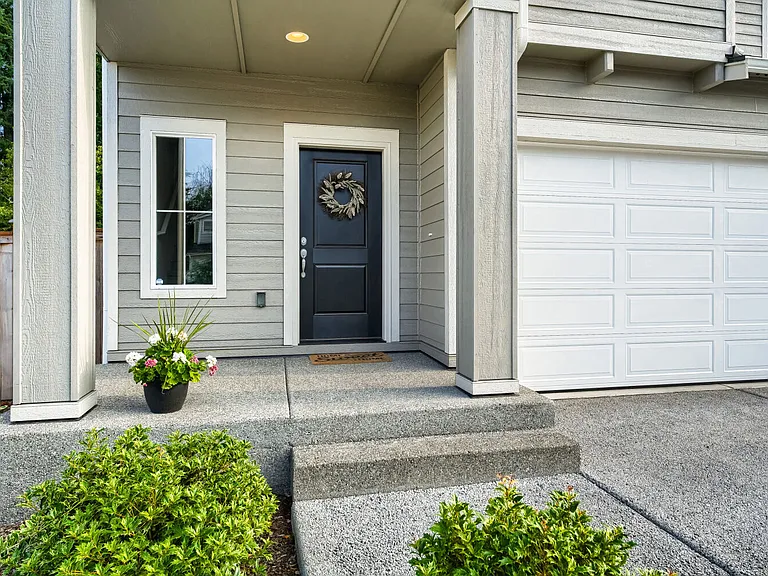 4337 23rd Ct NE — Photo 3