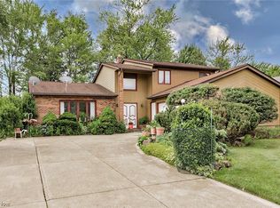 5226 Dickens Dr, Richmond Heights, OH 44143