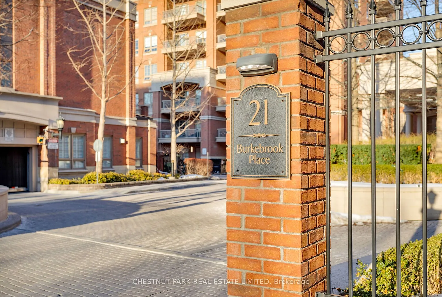 21 Burkebrook Pl Unit 804 photo 1