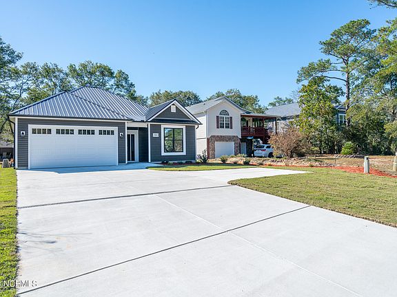 3rd image of 1803 W Oak Island Drive