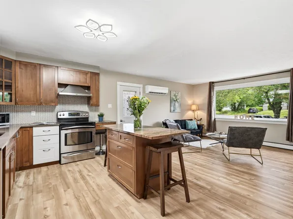 642 Herring Cove Rd, Halifax, NS B3R 1X9