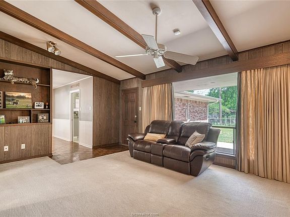 3rd image of 1100 Pershing Dr
