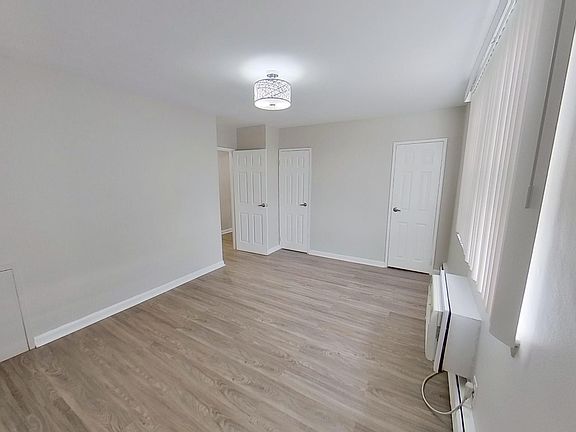 4th image of 2125 Glendale Ave #206
