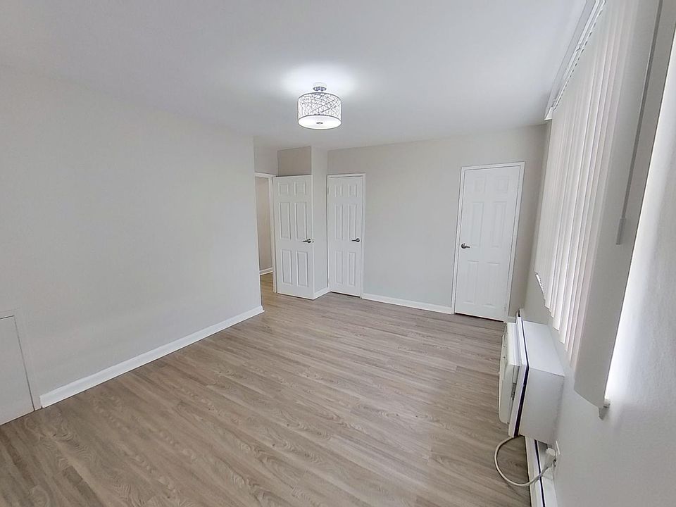 2nd image of 2123 Glendale Ave #206