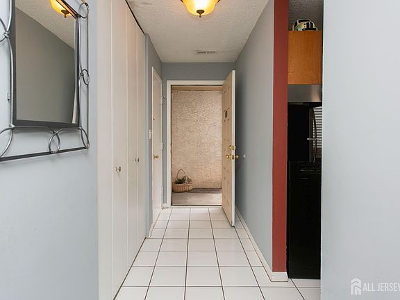 3rd image of 99 Park Gate Dr