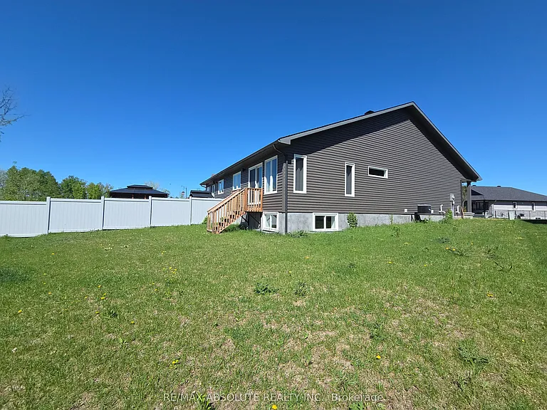 15 Seabert Dr — Photo 16