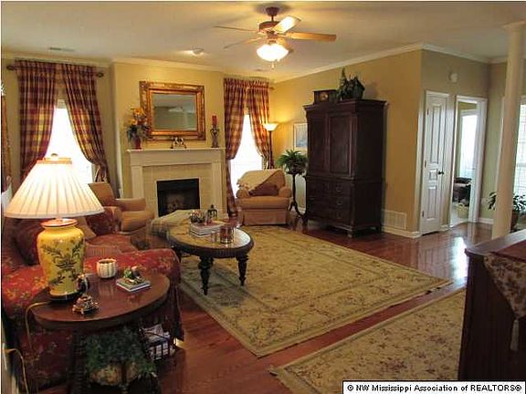 3rd image of 4897 Stone Cross Dr