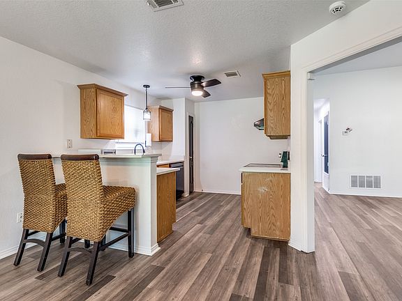 5th image of 741 Oak Park Dr