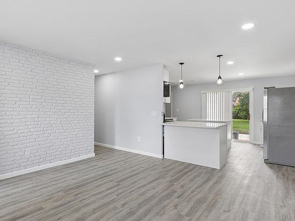 4th image of 1202 Dorene Blvd