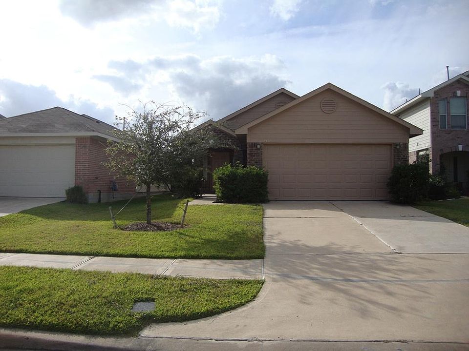 1st image of 7407 Legacy Pines Dr