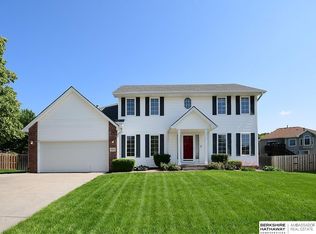 1205 Mackensey Dr, Papillion, NE 68046