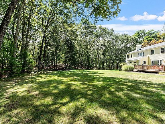 4th image of 30 Goose Pond Rd