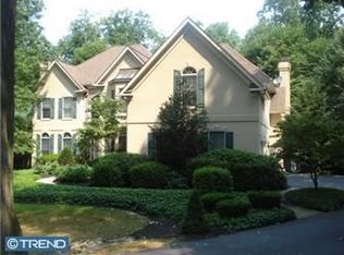 378 Hunters Wood Dr, Wrightstown, PA 18940