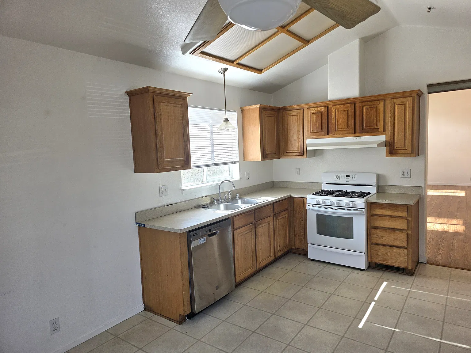 3 bed, 1509 sqft, $3,000 — Photo 4