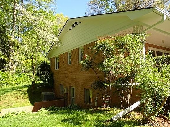 4th image of 330 Wood Dale Dr