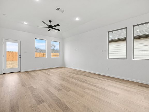 4th image of 127 Tolo Dr