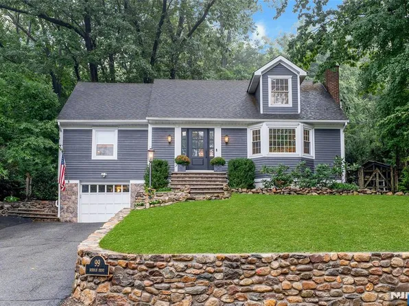 99 Norman Dr, Ramsey, NJ 07446
