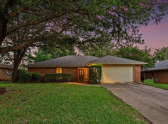3rd image of 1420 Brazos Blvd