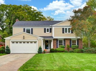 385 Pellett Dr, Bay Village, OH
