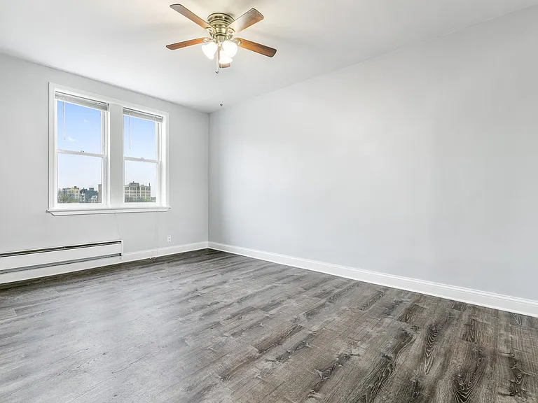 The Kenmore on Edgewater — Photo 27