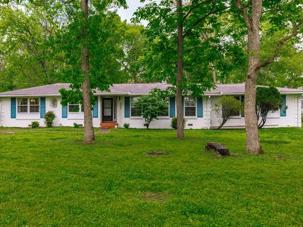 820 Nella Dr, Goodlettsville, TN 37072