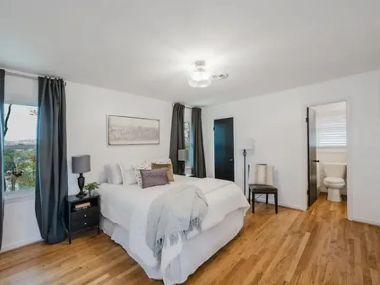 Crest Dr — Photo 25