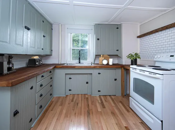 14 London St Unit 2, East Greenwich, RI 02818