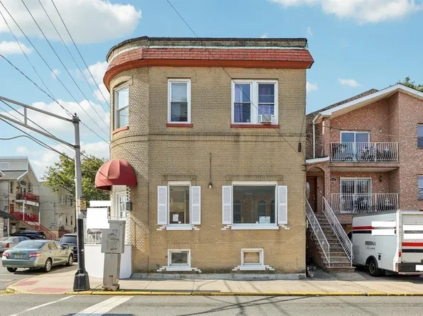 541 70th Street image 1 of 4