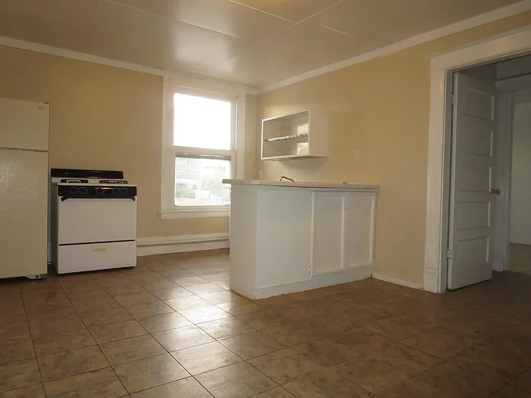 1219 N El Paso St #7 — Photo 3