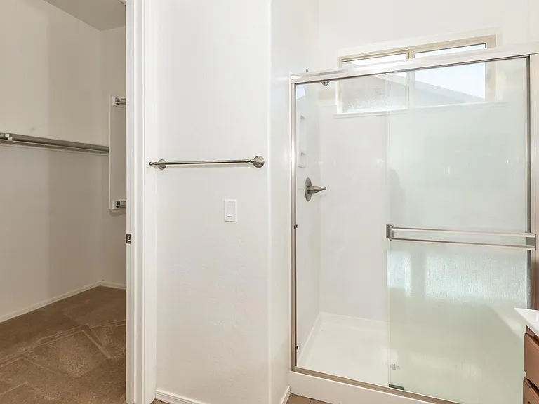 4511 N Dryden St — Photo 13