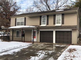 13229 Park Hills Dr, Grandview, MO 64030
