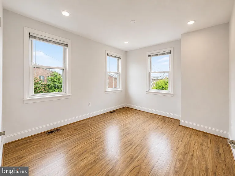 2851 Robinson Pl SE — Photo 24