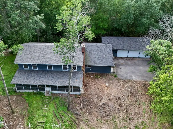15432 Highwood Dr, Minnetonka, MN 55345