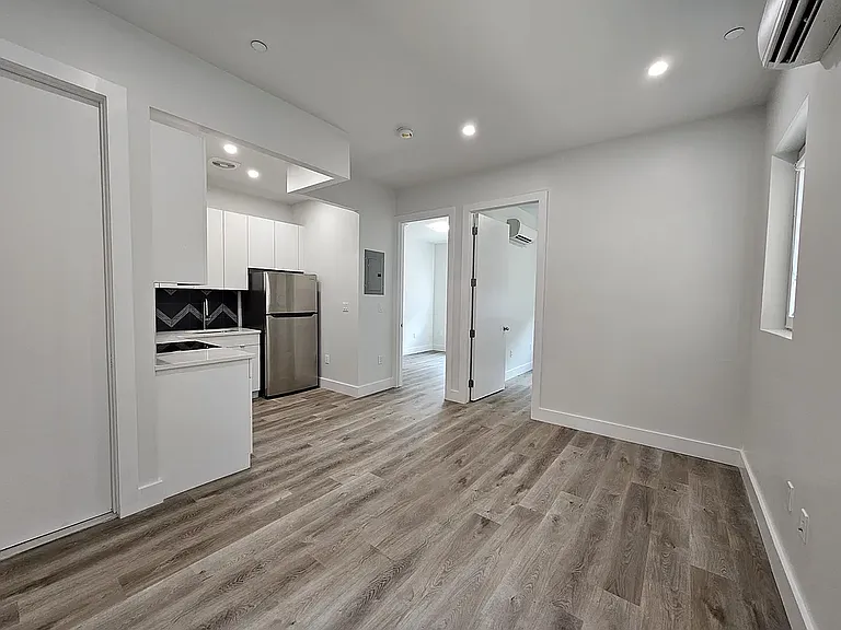 3410 Farragut Rd #3L — Photo 2