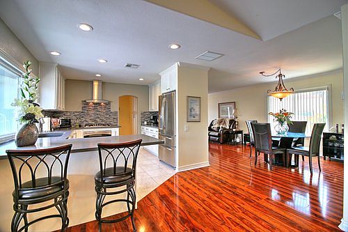 3rd image of 377 Chateau La Salle Dr