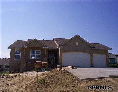 1st image of 605 Douglas Cir