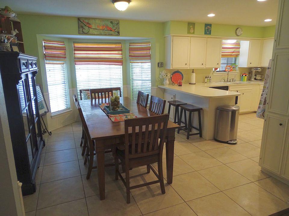 1st image of 3700 Oakmont Dr