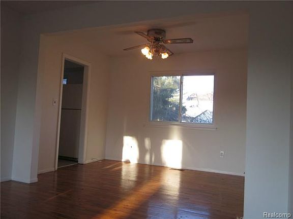 5th image of 45296 Sterritt St