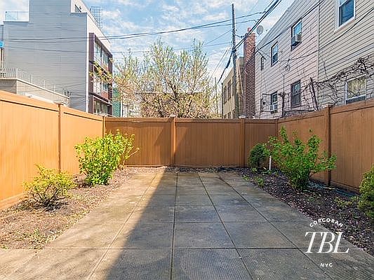3rd image of 10-12 47th Ave #2R