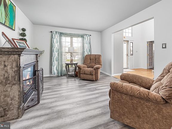 5th image of 1225 Whispering Woods Dr