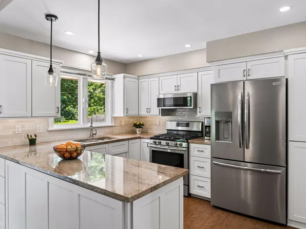 8131 6th St NE, Spring Lake Park, MN 55432