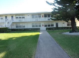 299 Camden Dr E #M, West Palm Beach, FL 33417