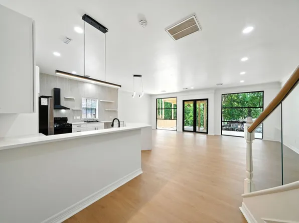 12625 Memorial Dr APT 180, Houston, TX 77024