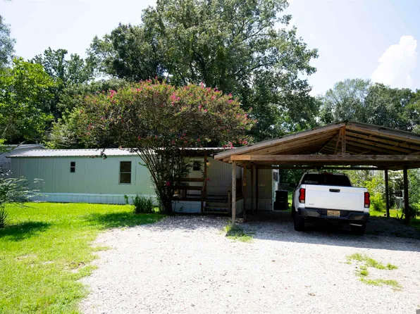 15179 W Beaver Dr, Pride, LA 70770