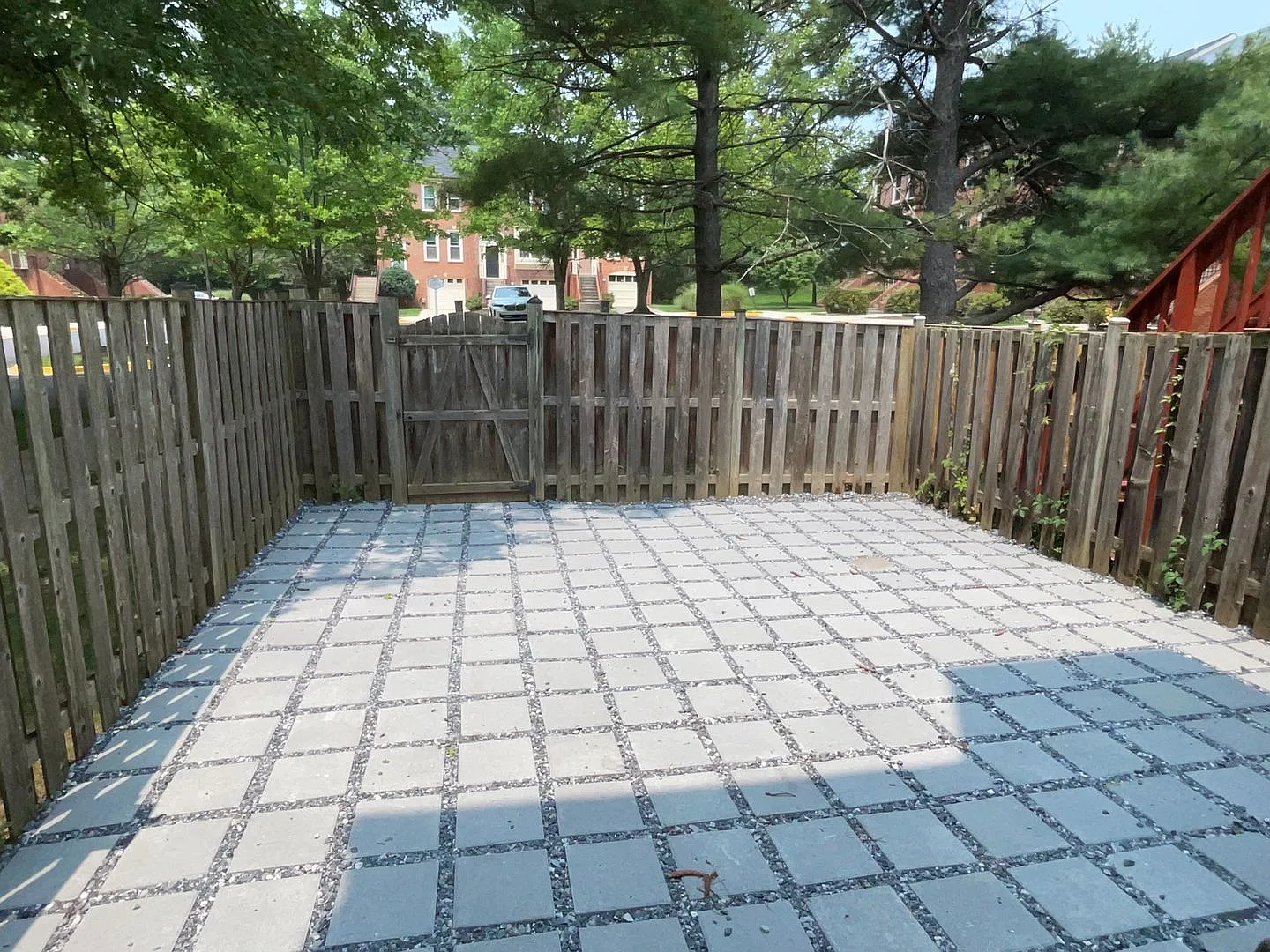 Gorgeous 3BR 2 full bath, 2 half bath end unit townhome located in the Woodmont Place community o... — Photo 4