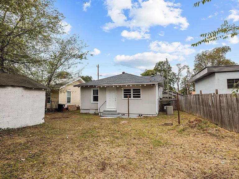 1609 Jefferson Ave S #W — Photo 12