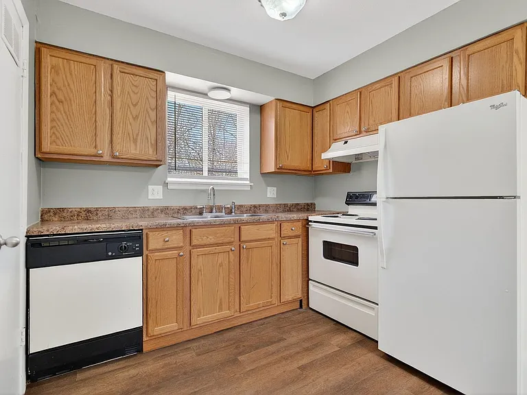 Brookview Apartments — Photo 30